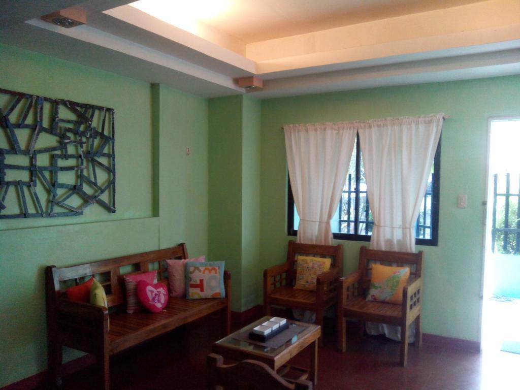 Gomez Guest House Tagbilaran Oda fotoğraf