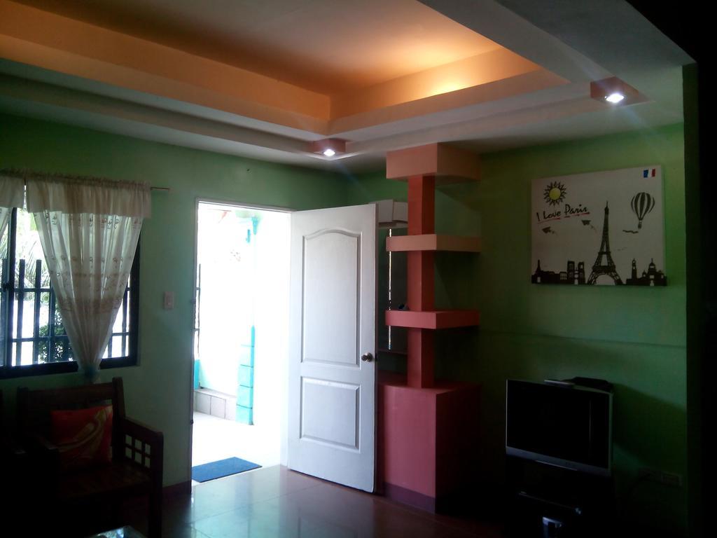 Gomez Guest House Tagbilaran Oda fotoğraf